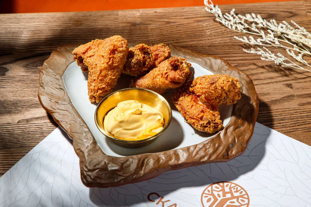 Куриные крылышки в сырном соусе