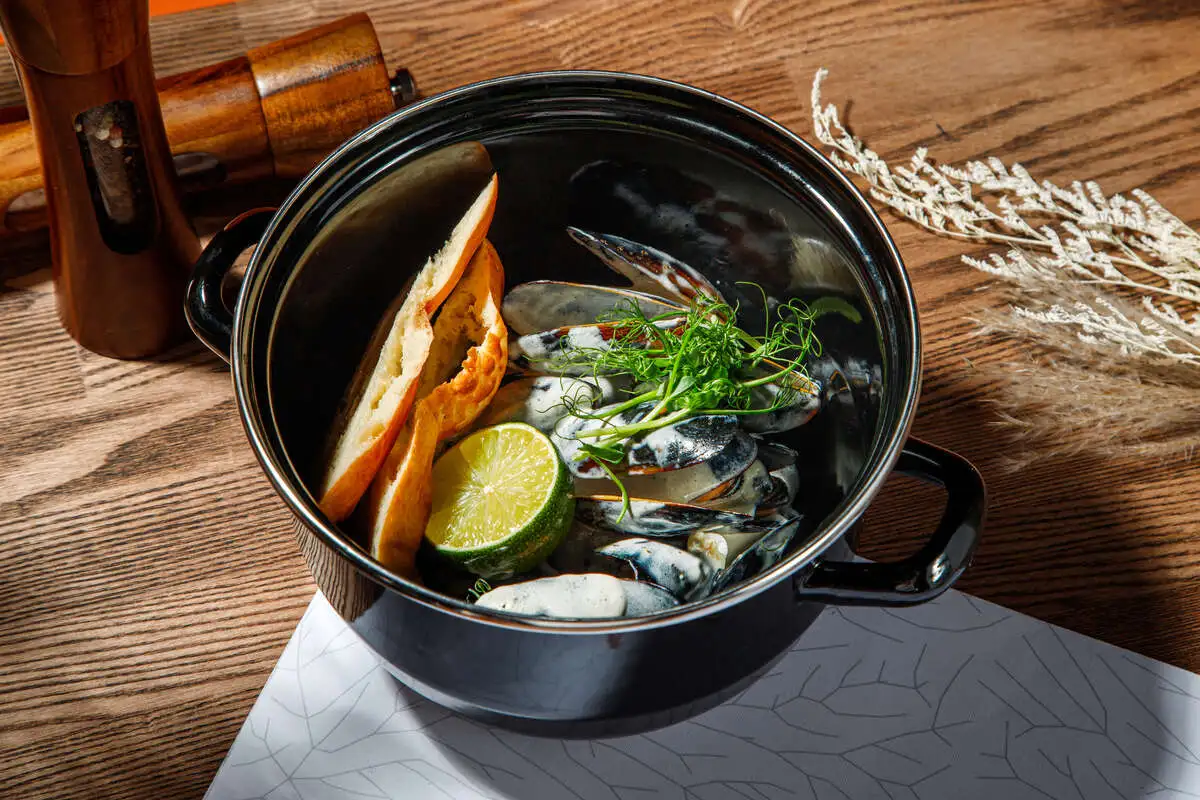 Мидии в сливочном соусе с горгонзолой