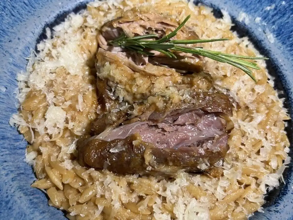 Ювеци ме арнаки