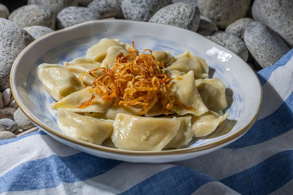 Вареники с кальмаром