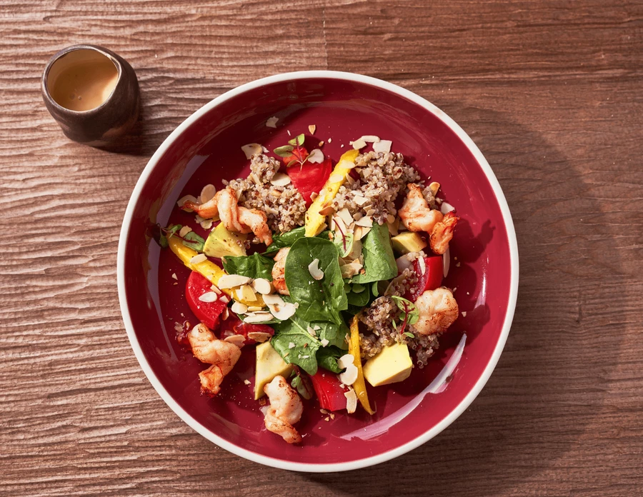 Креветки с манго, киноа и соусом устричный руй 210гр.