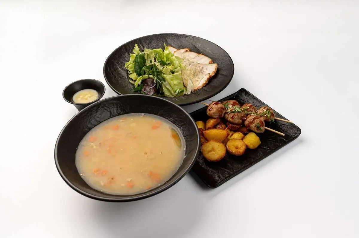 Комбо-набор 2: Гороховый суп + Зеленый салат + Цукунэ с картофелем