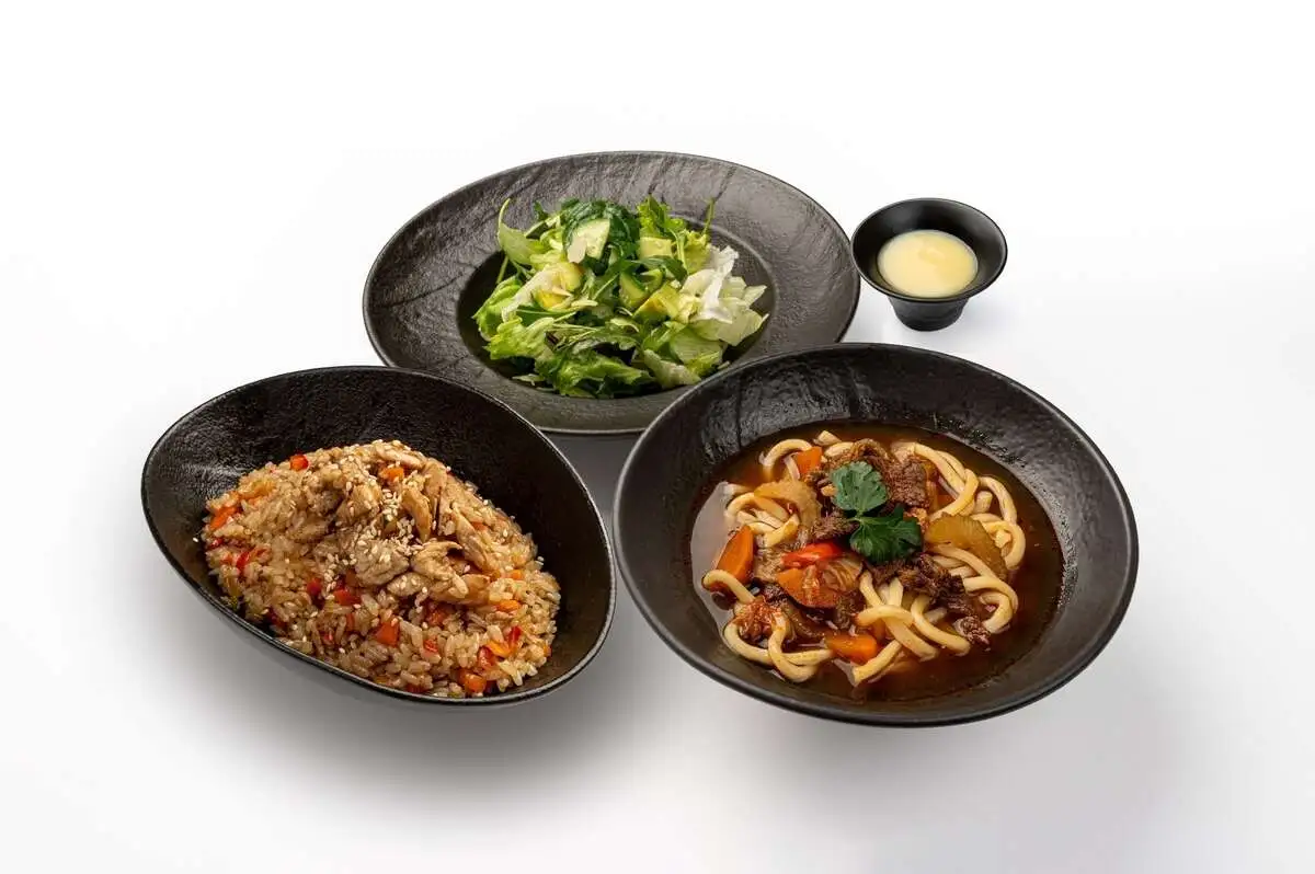 Комбо-набор 5: Суп Лагман + Зеленый салат + Жареный рис с курицей