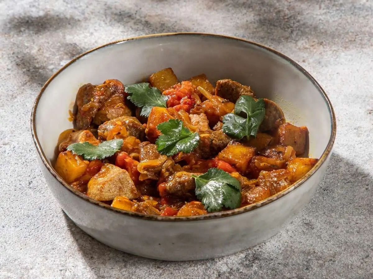 Телятина, жаренная по-домашнему с картофелем300г