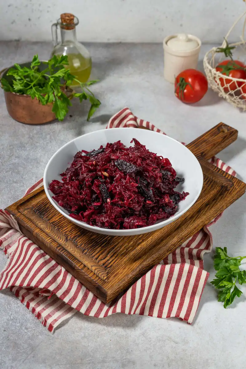 Салат из свеклы с черносливом
