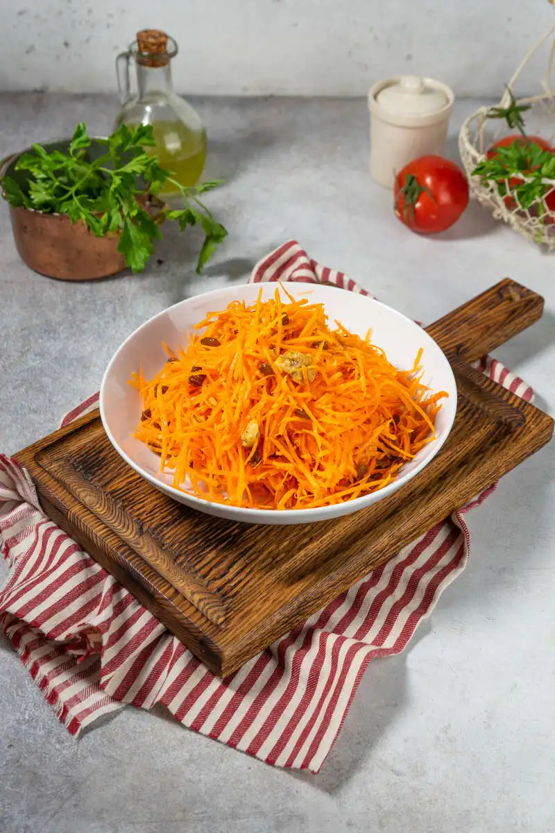 Салат Морковный с орехами