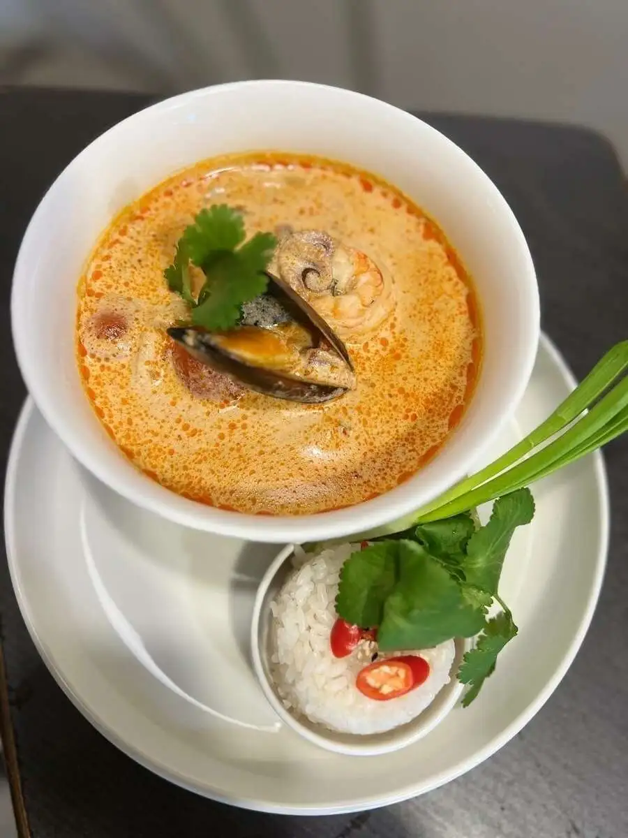 Том-ям с морепродуктами