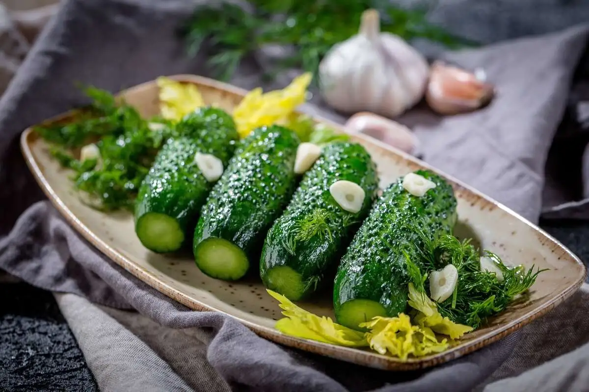 Огурцы маринованные по-бакински