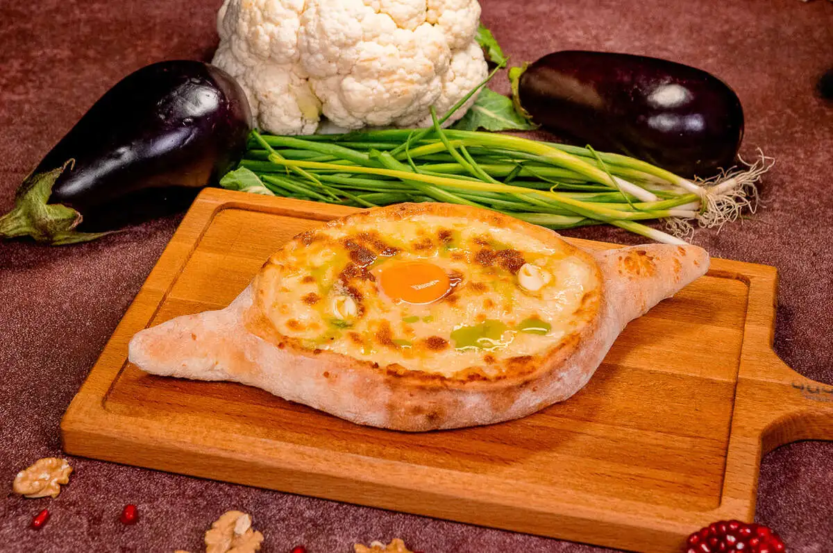 Хачапури по-аджарски