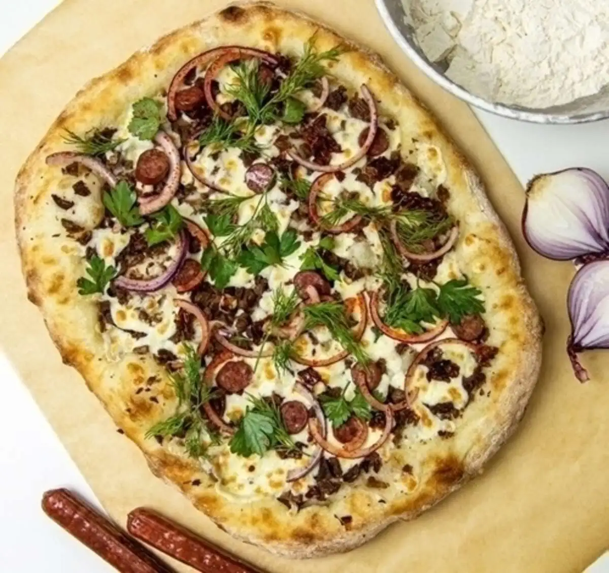 Пицца "Говядина колбаски Баварские макси"