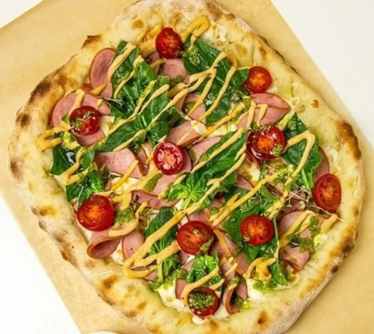 Пицца "Ветчина и томаты"