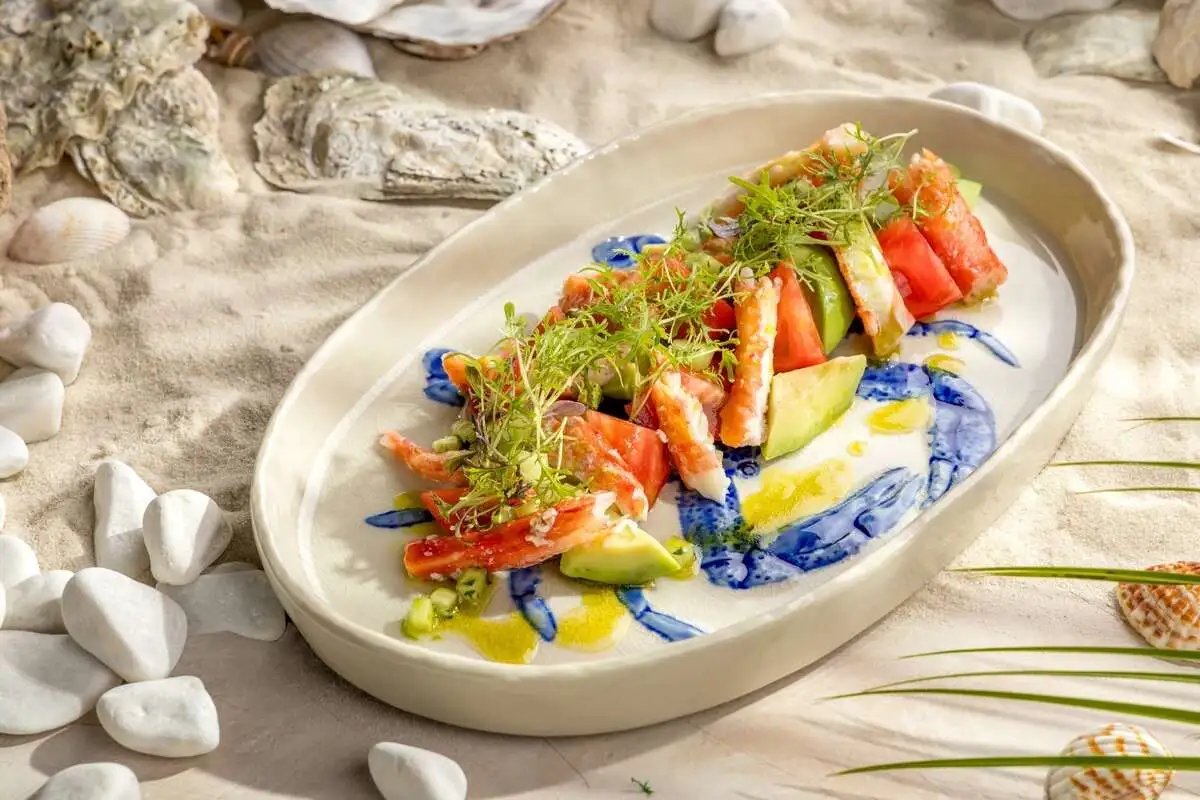 Салат с камч. крабом в заправ. лайм/масло авокадо