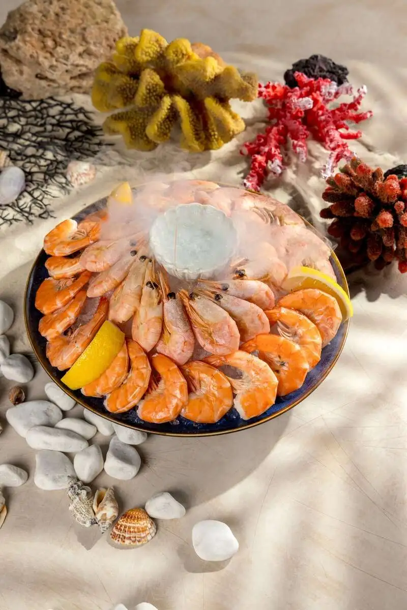 Ассорти креветок на льду