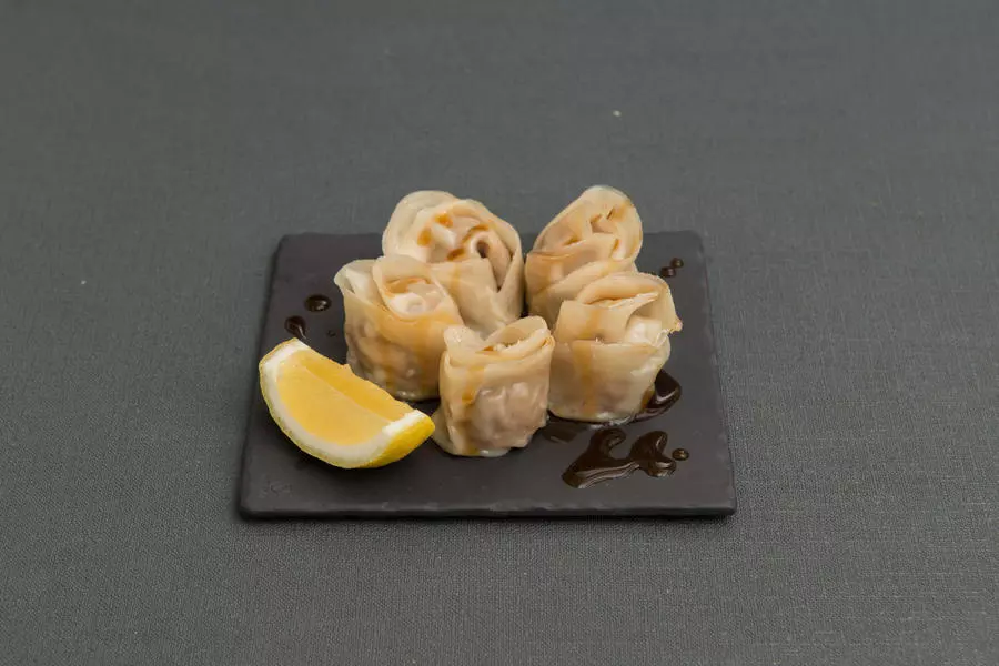 Гёдза с курицей на пару