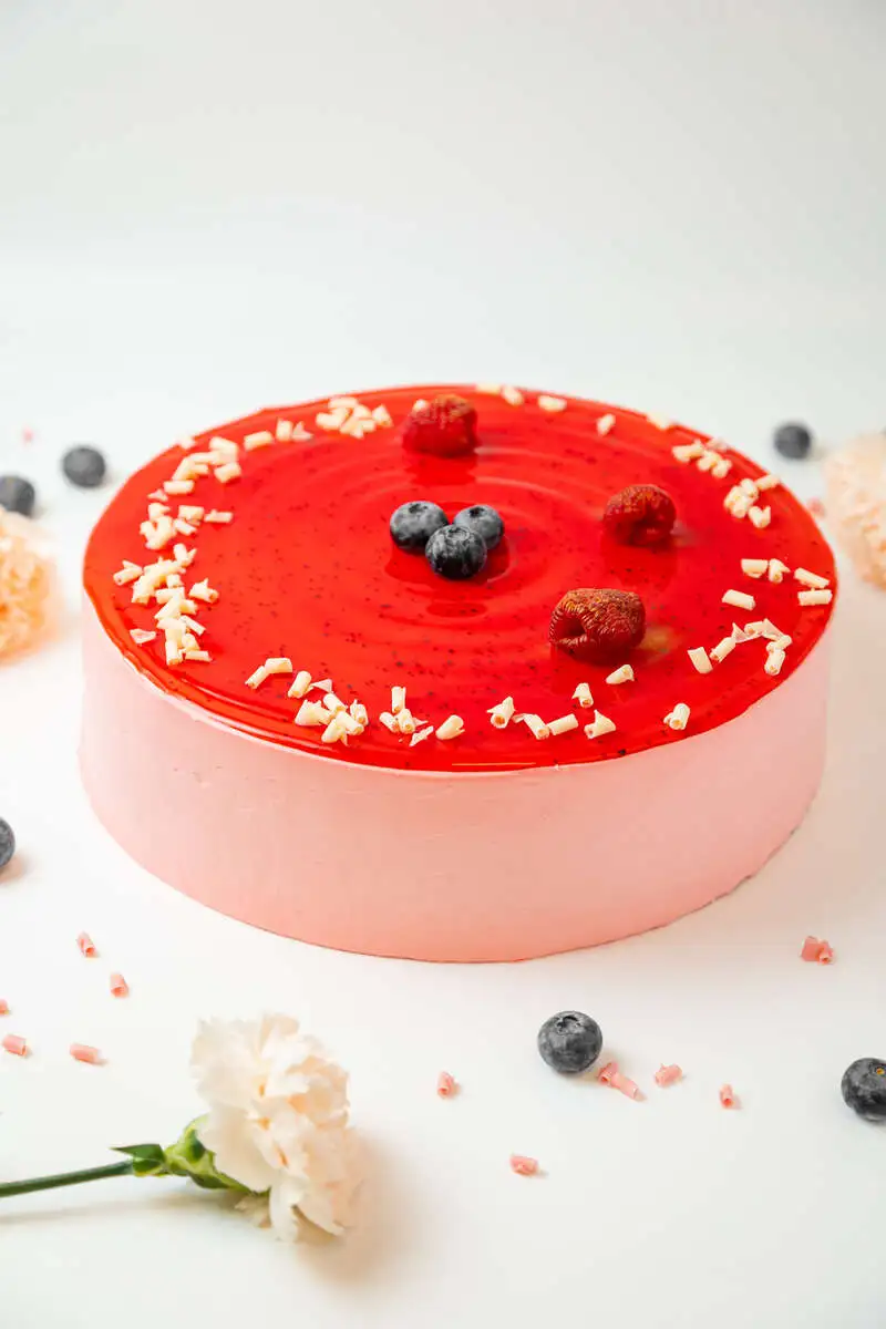 Свадебный торт "Клубничный" 2,3кг