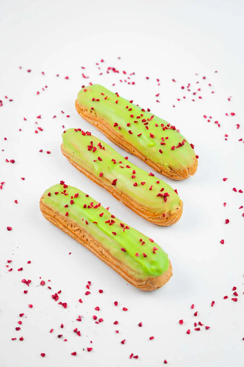 Эклер фисташковый 75гр