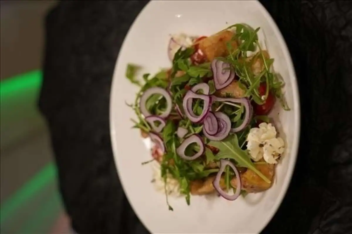 Салат с хрустящими баклажанами