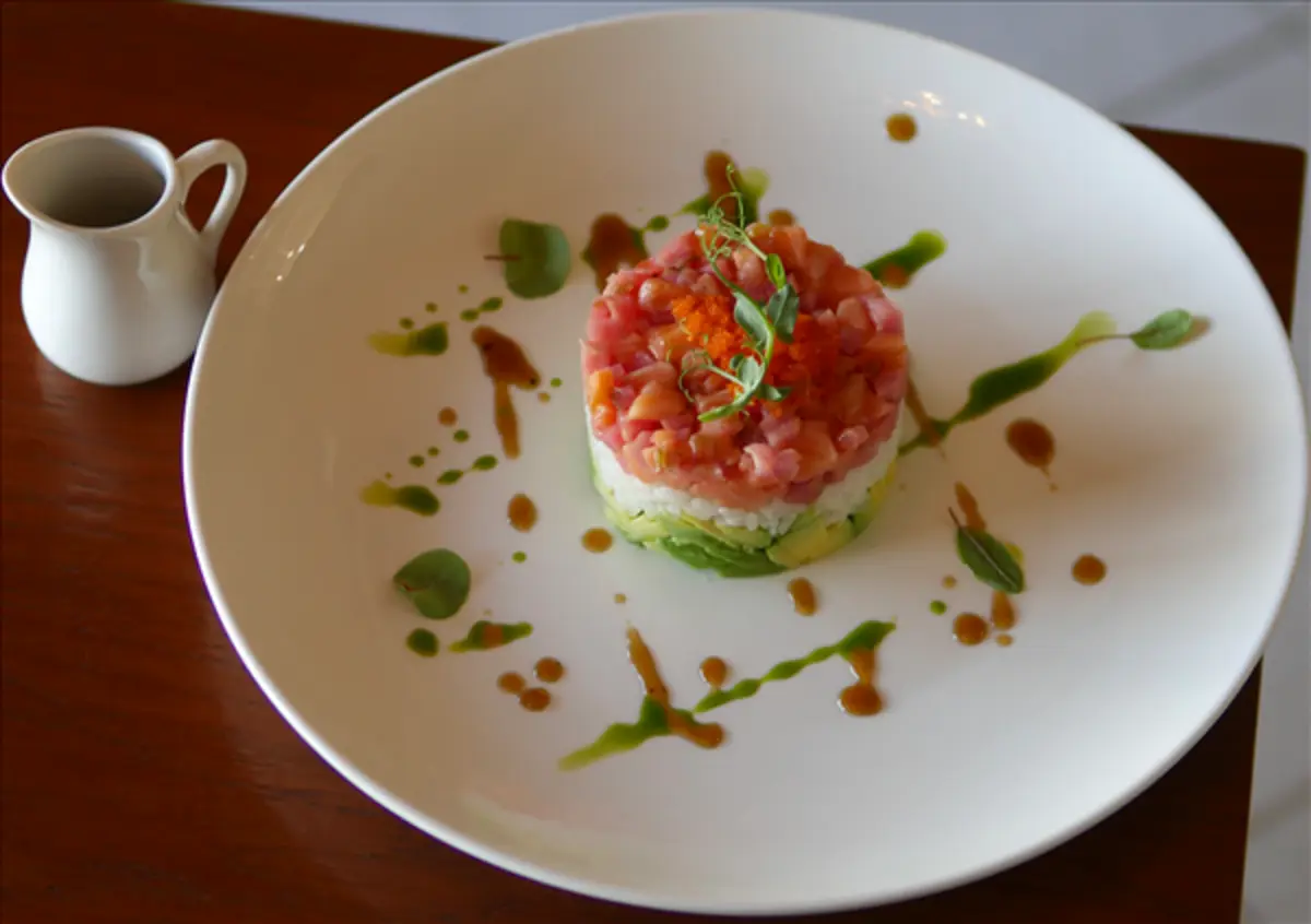 Тар-тар из лосося с тунцом