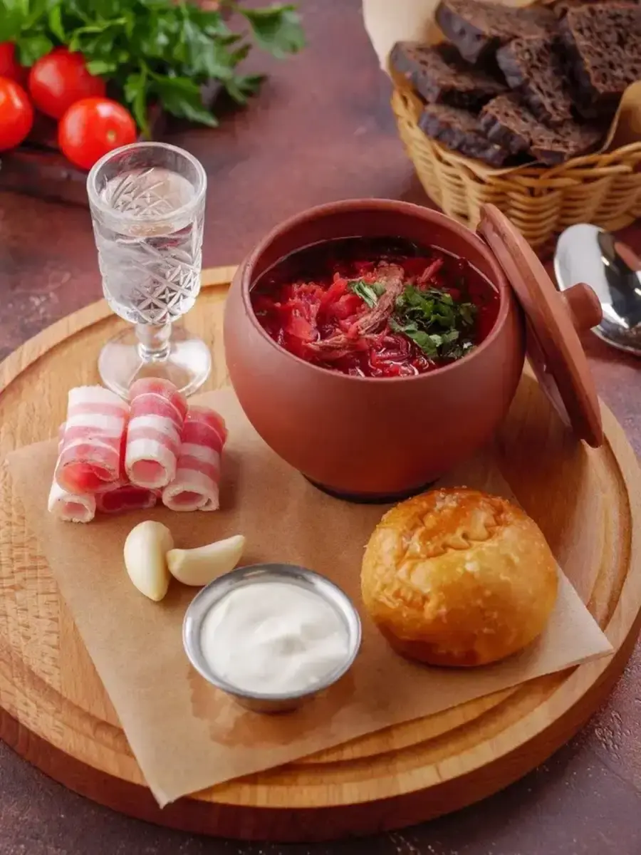 Борщ Сандуновский с пампушкой