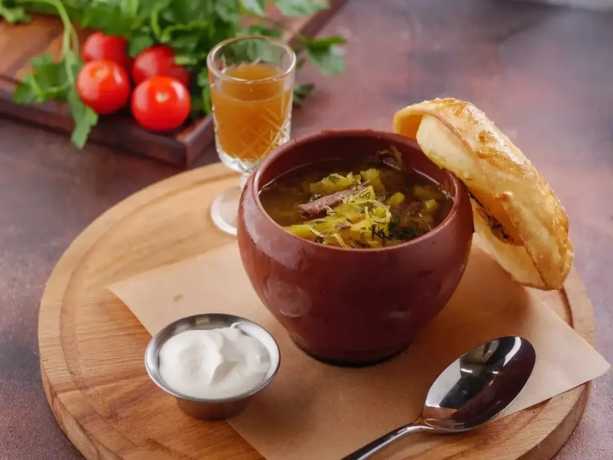 Щи Богатые на телятине с грибами