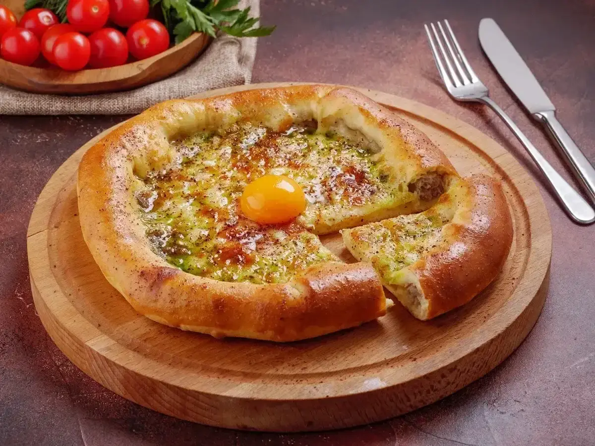 Хачапури с мясом и сыром от Шефа