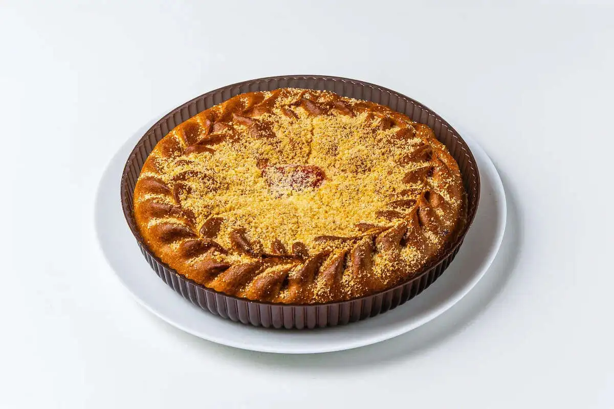 Пирог песочный с вишней 600г