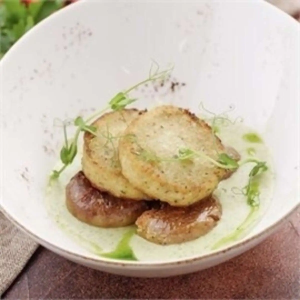 Щучьи котлеты с соусом из шпината