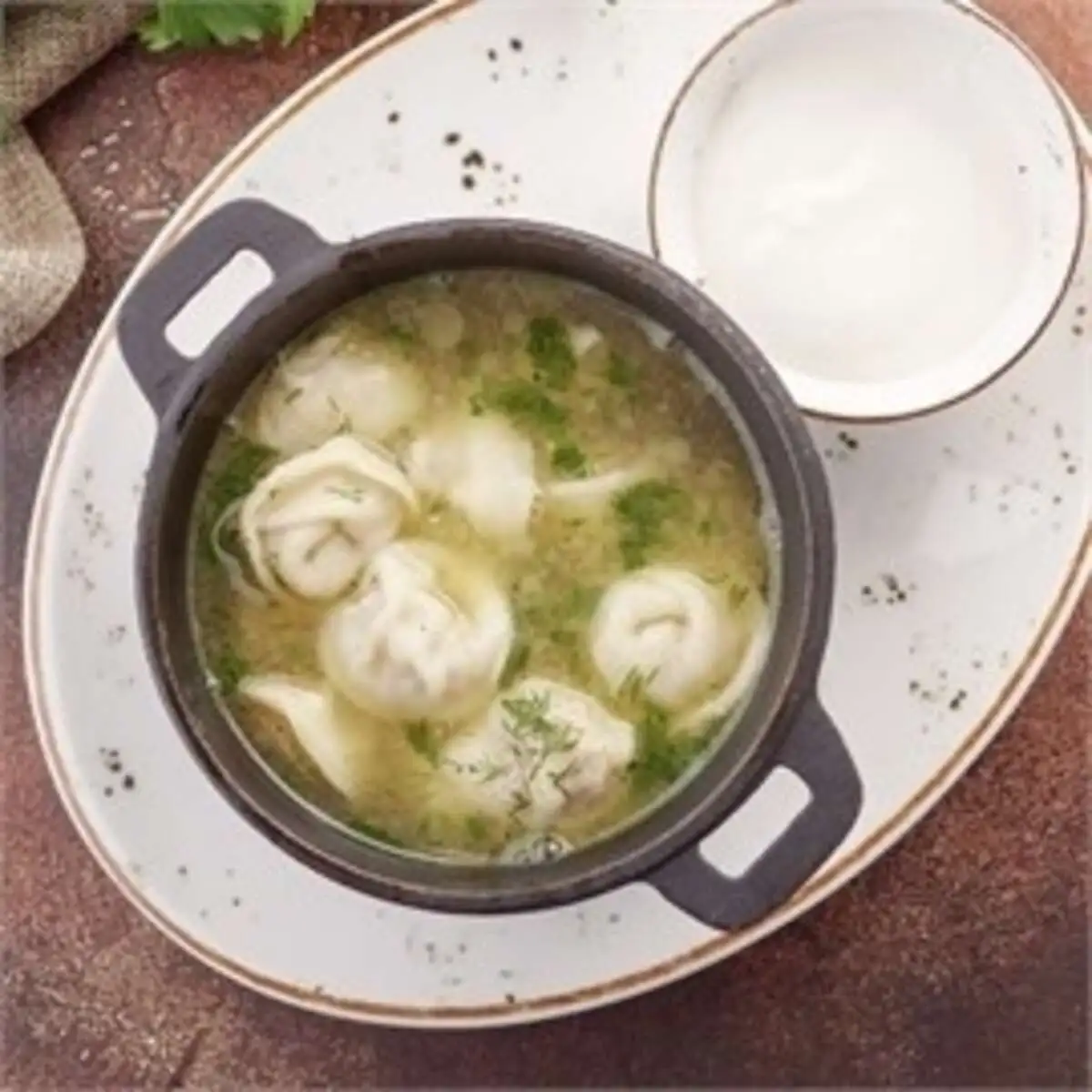 Пельмени с телятиной в бульоне