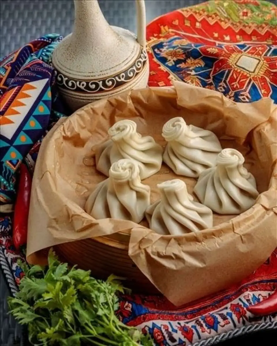 Хинкали с говядиной и зеленью 