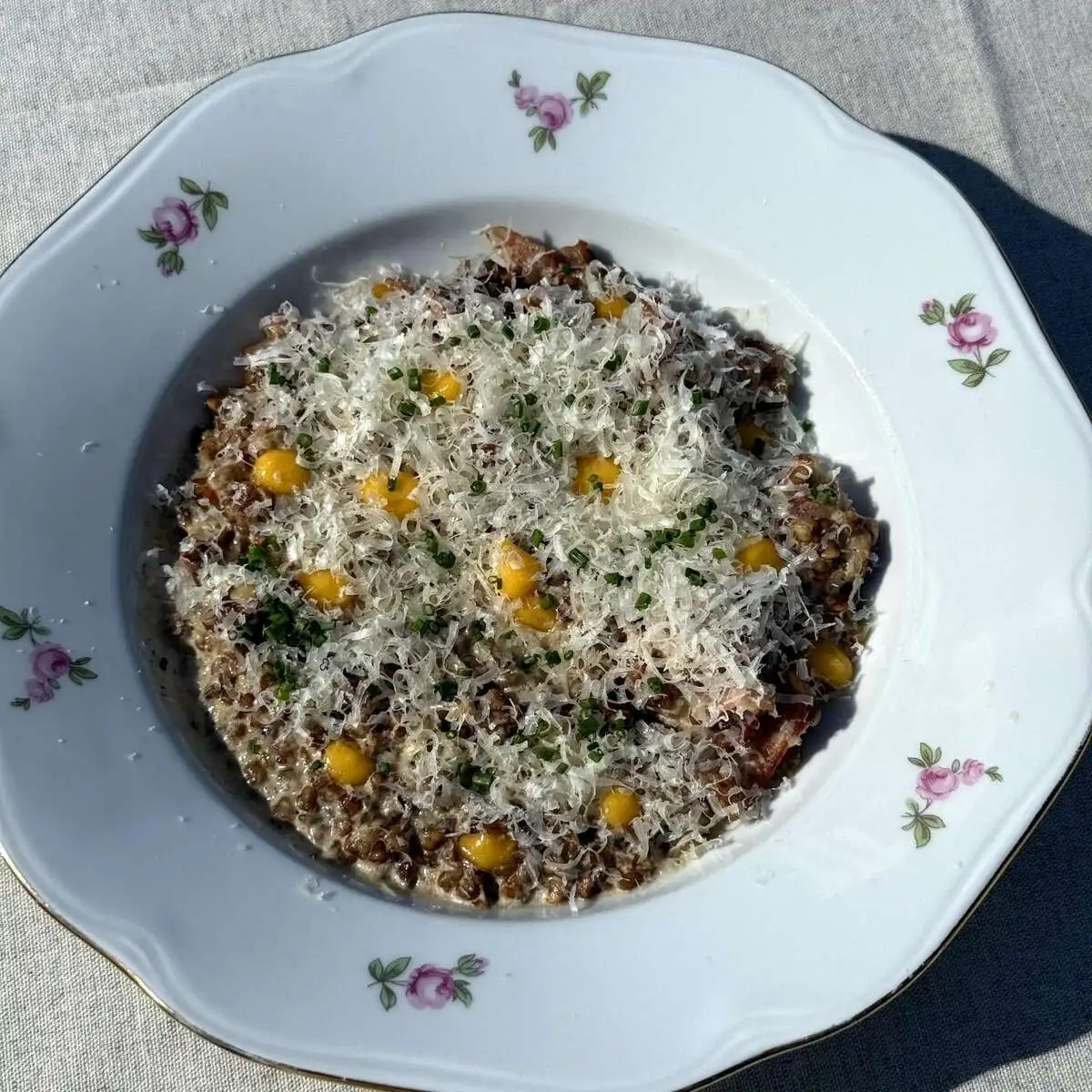 Гречневая каша Качо-Э-Пепе с беконом