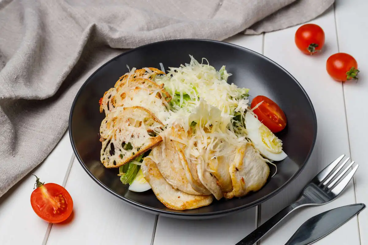 Цезарь с курицей