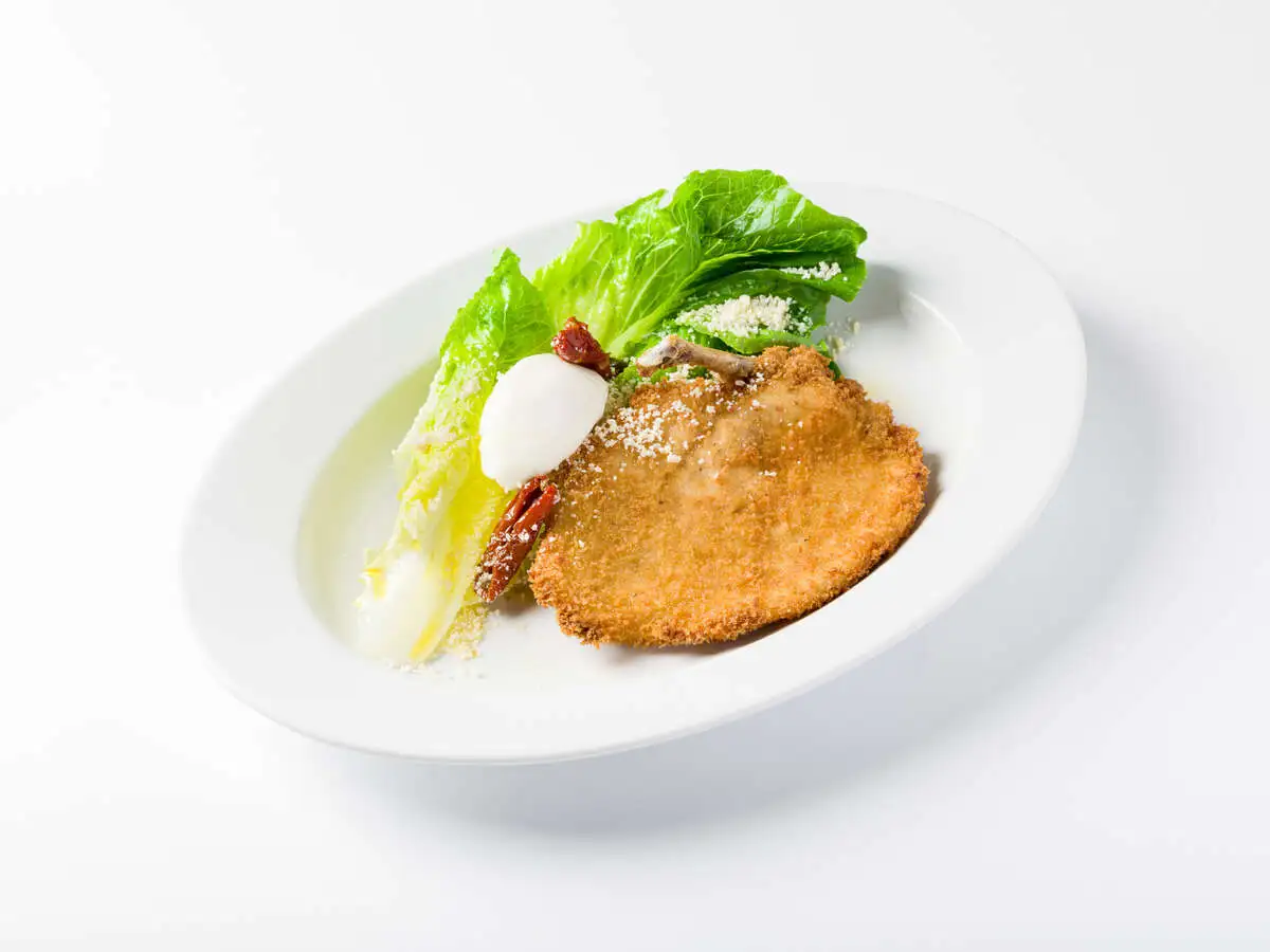 Куриная грудка с пармезаном и романо