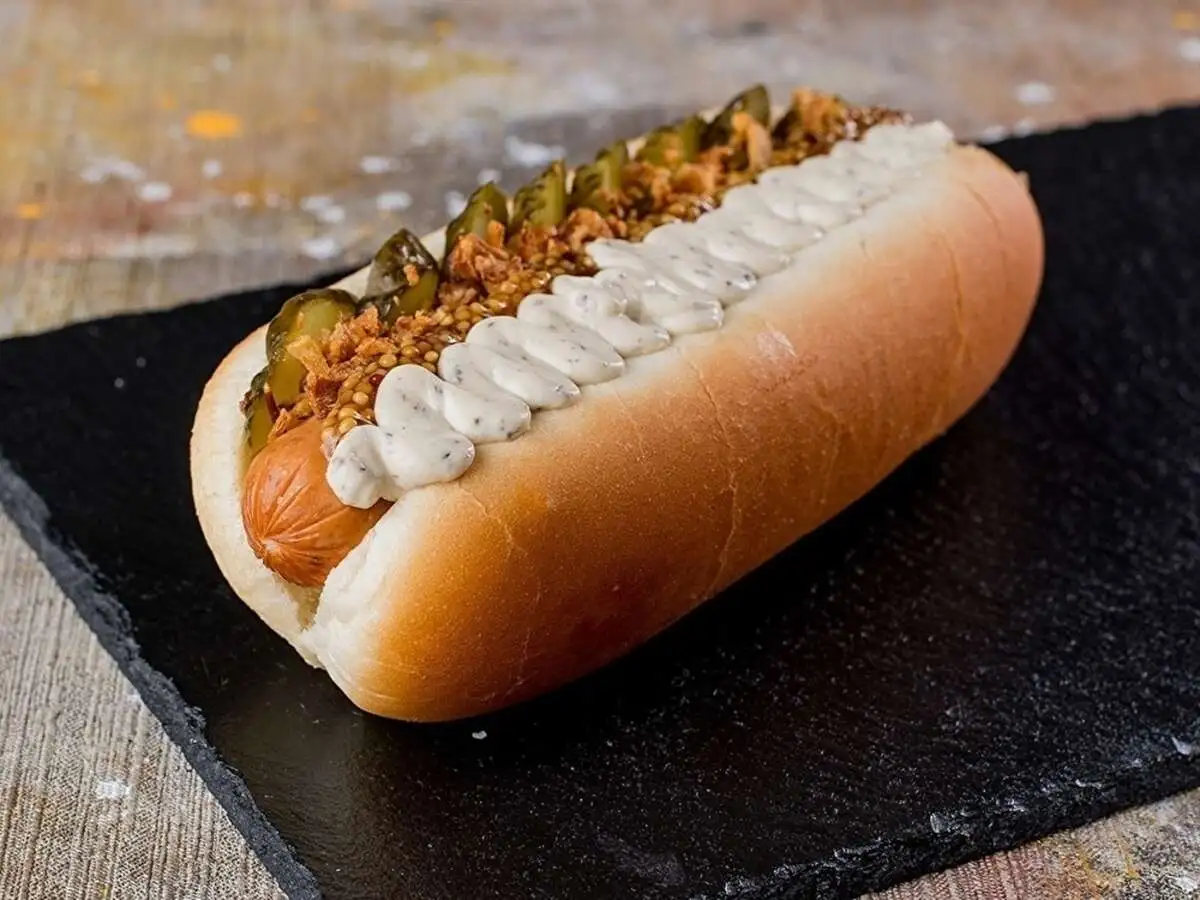 Хот-Дог Трюфельный соус с вятским пармезаном