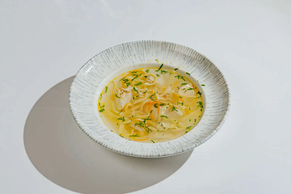 Куриный суп с домашней лапшой