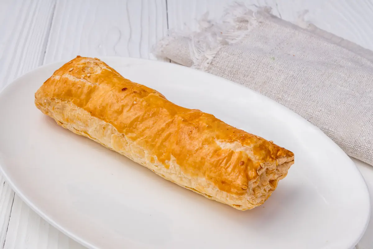 Слойка с курицей, сыром, грибами