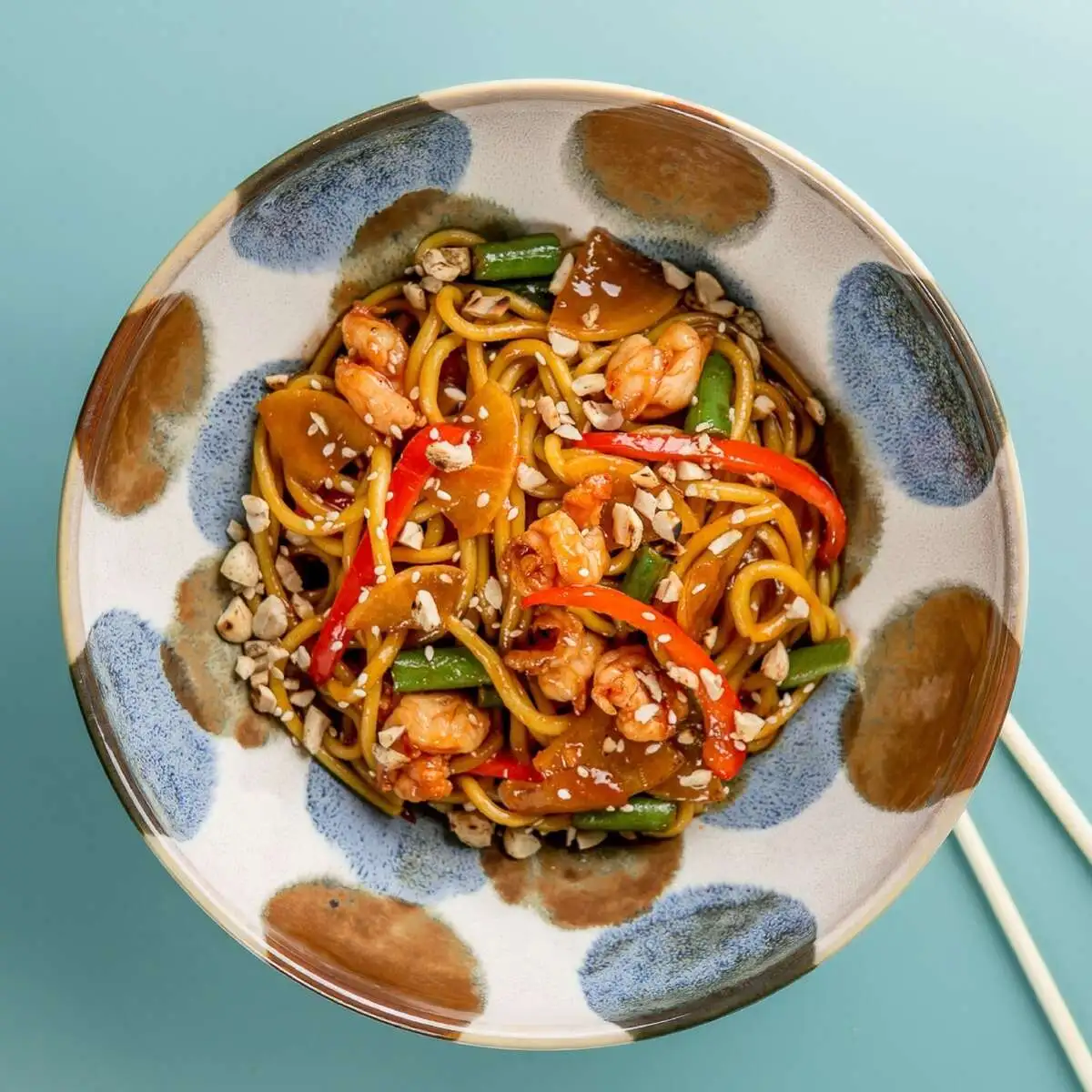 Рамен с креветками в устричном соусе том ям