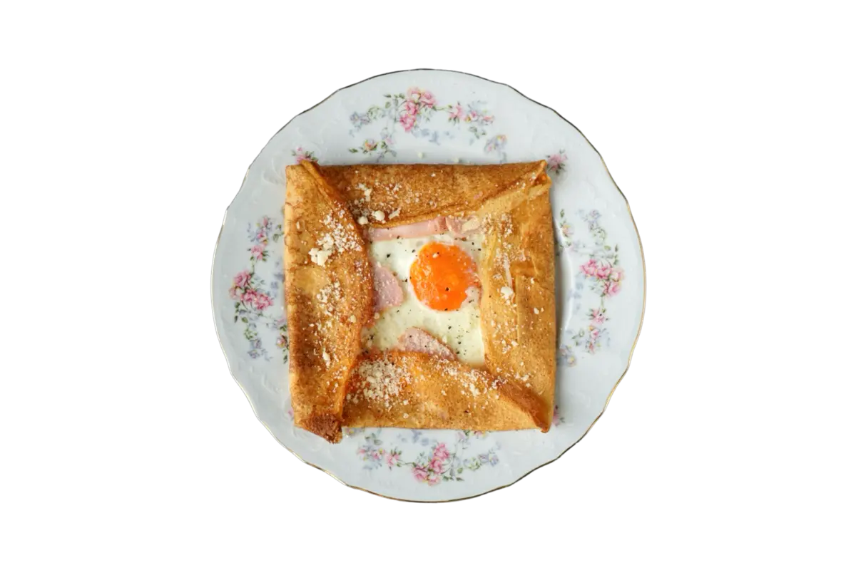 Креп с окороком, пармезаном и яйцом