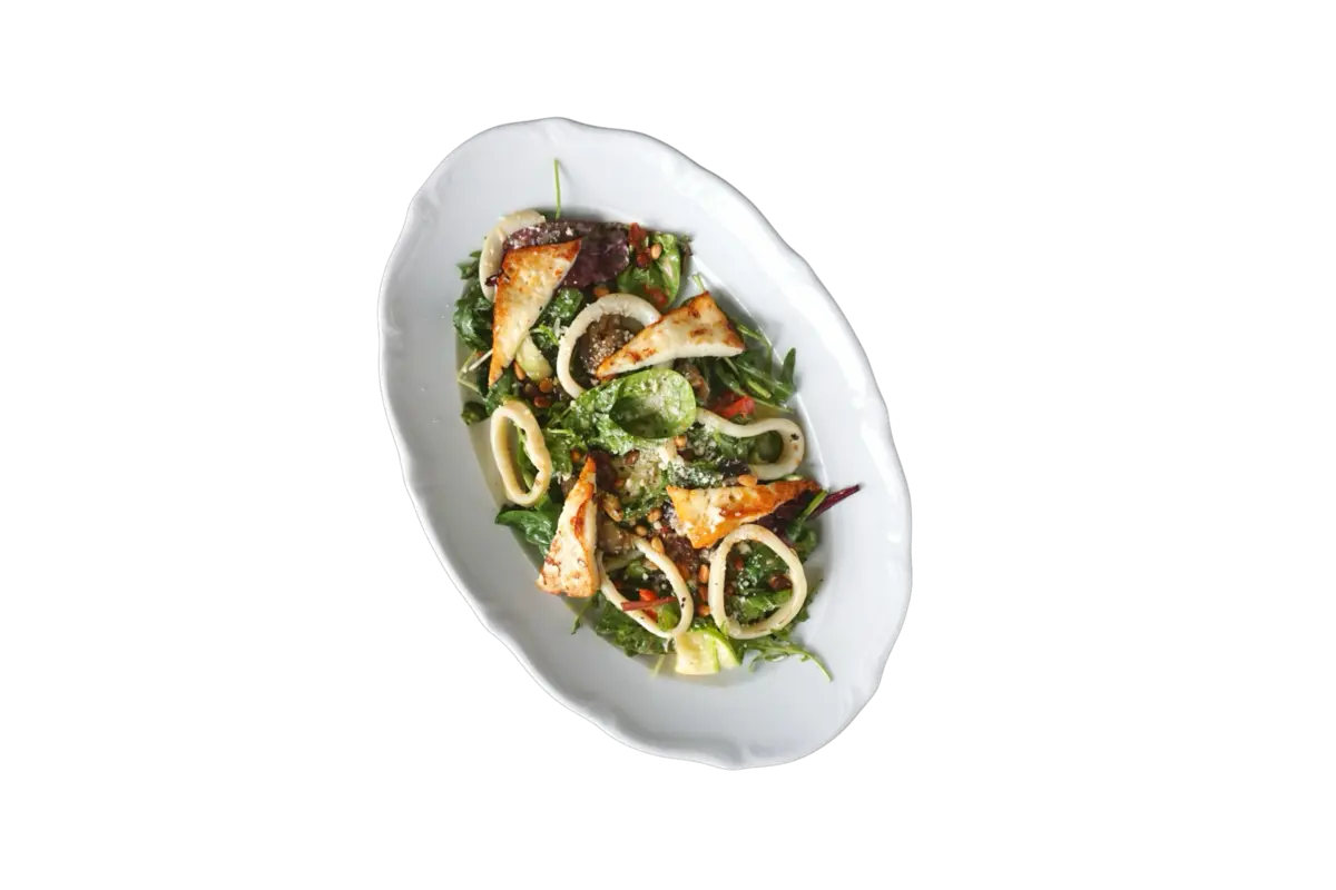 Салат с кальмаром и халлуми