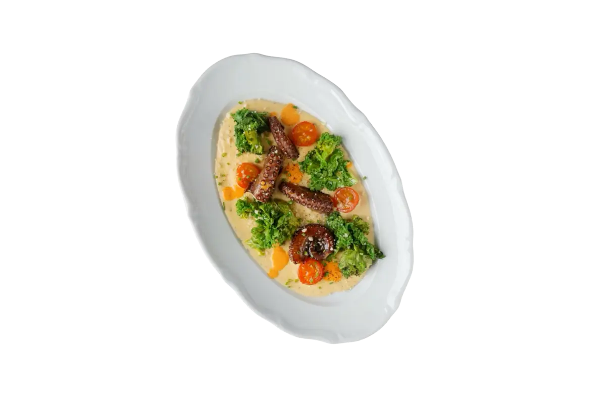 Осьминог-гриль с соусом из болгарского перца