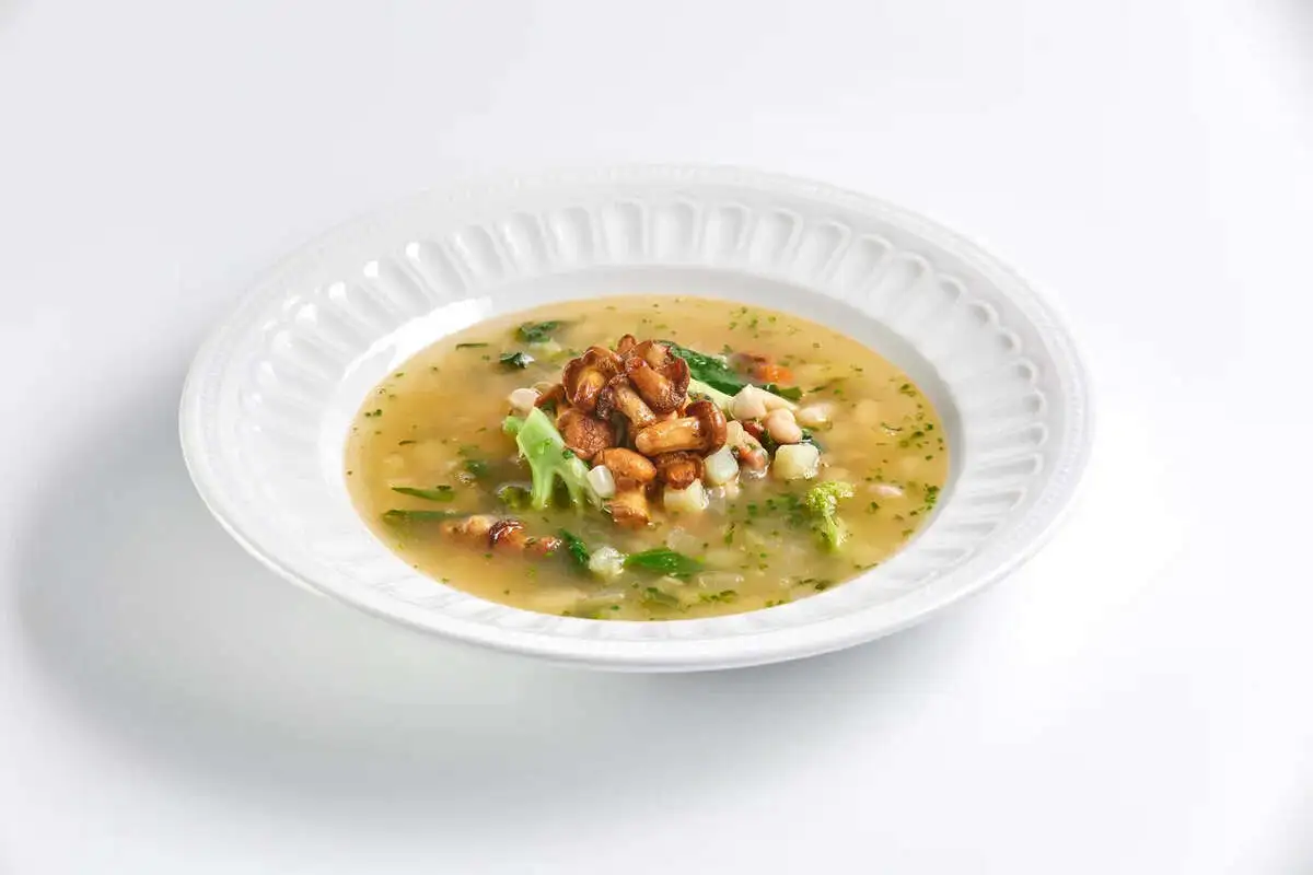 Минестроне с лисичками