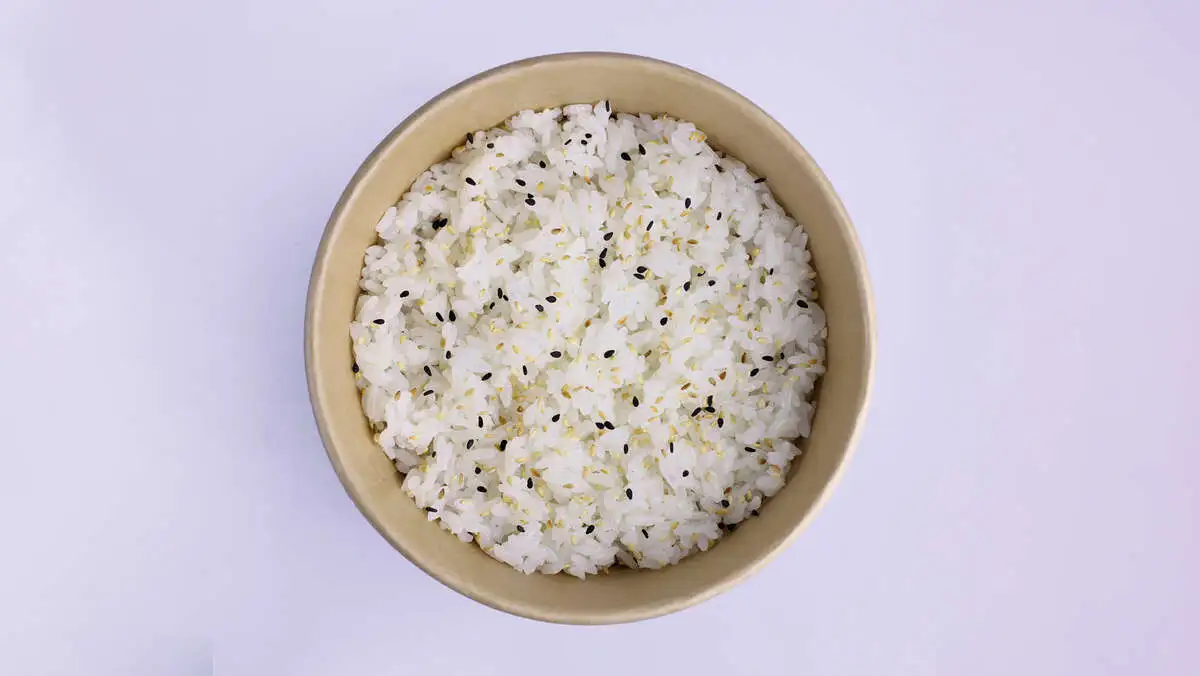 Japanski pirinač sa susamom