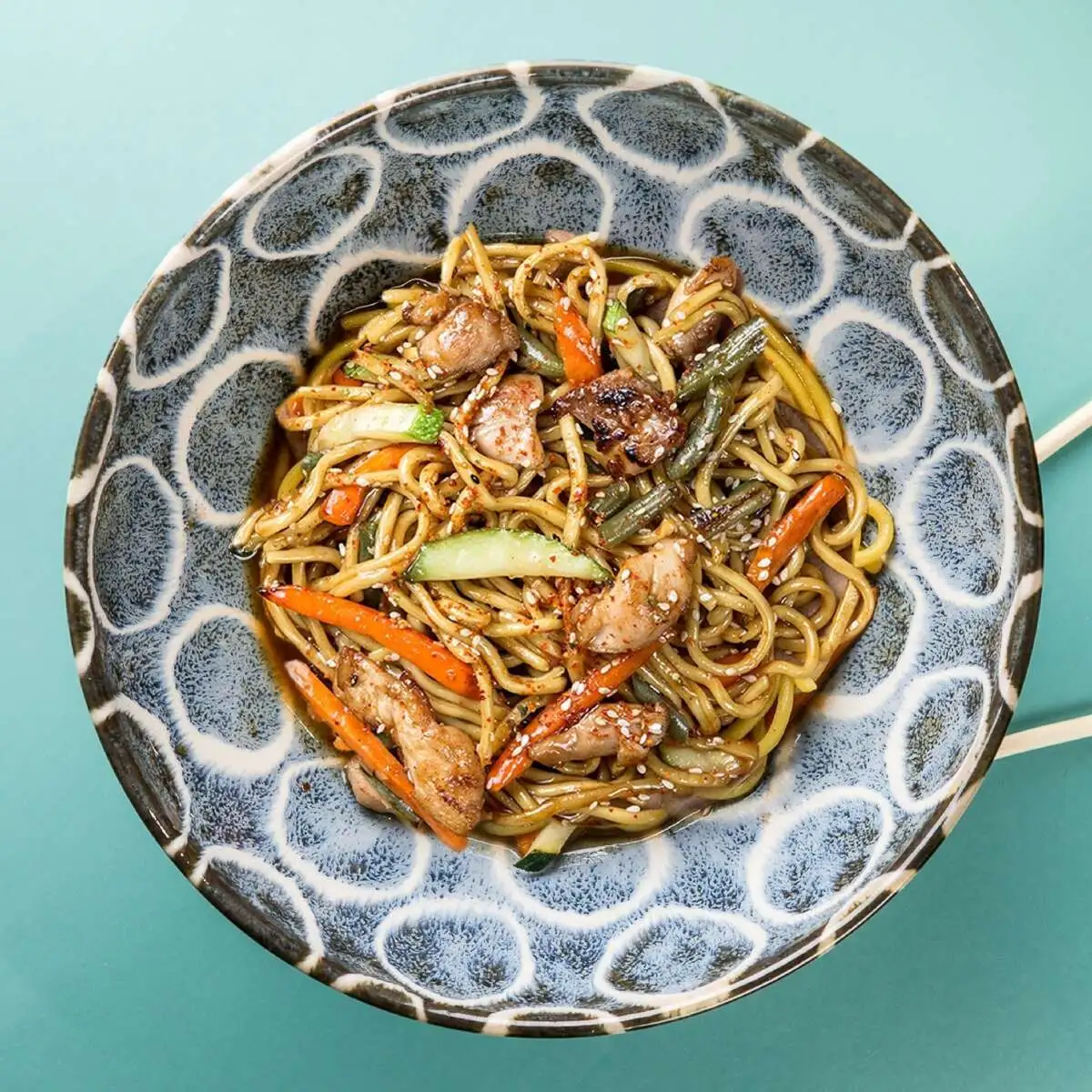 Рамен с курицей в медовом кимчи