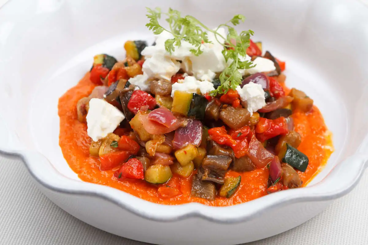 Рататуй с зеленью с брынзой или без 