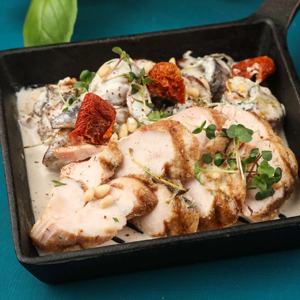 Куриная грудка в сливочном соусе