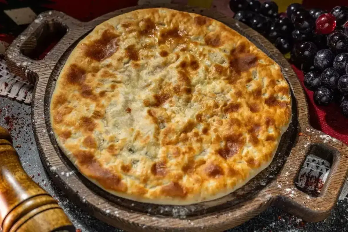 Хачапури с курицей и сулугуни