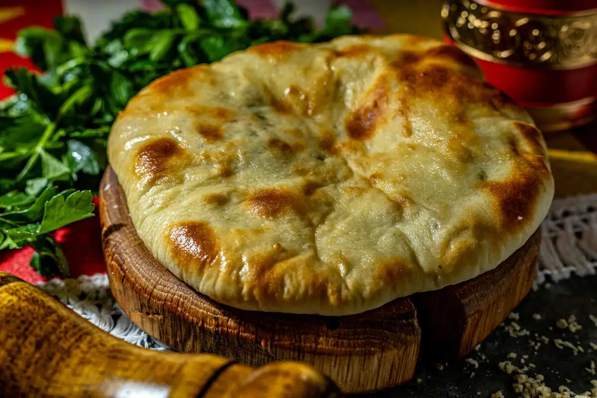 Мини-хачапури с сыром и зеленью