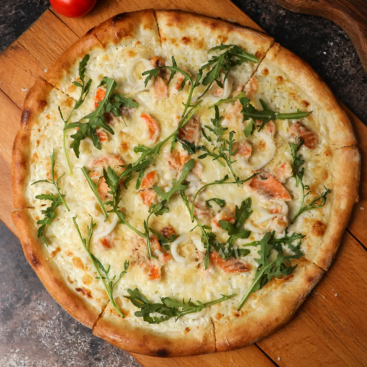 Пицца с морскими гадами