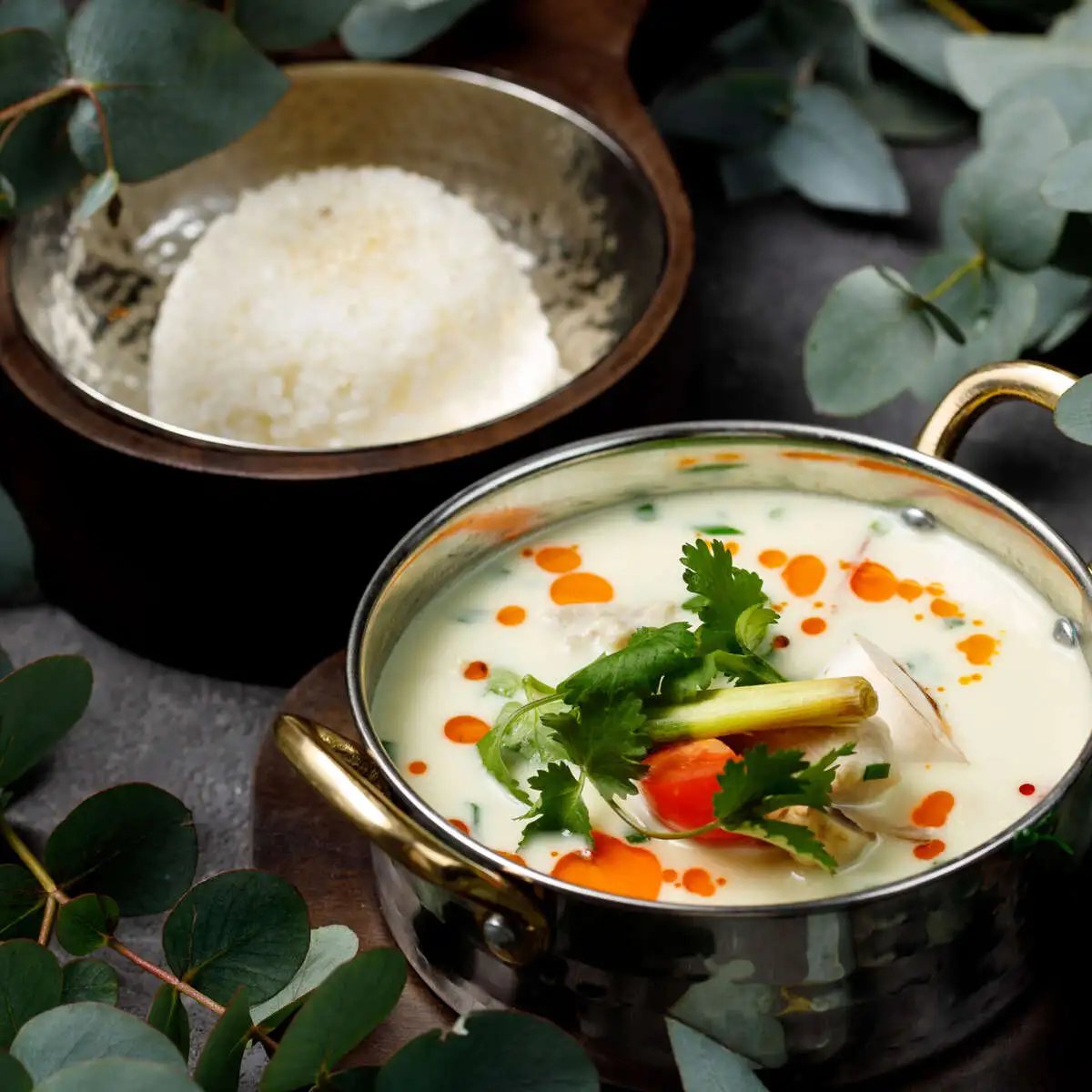 Том Кха с курицей