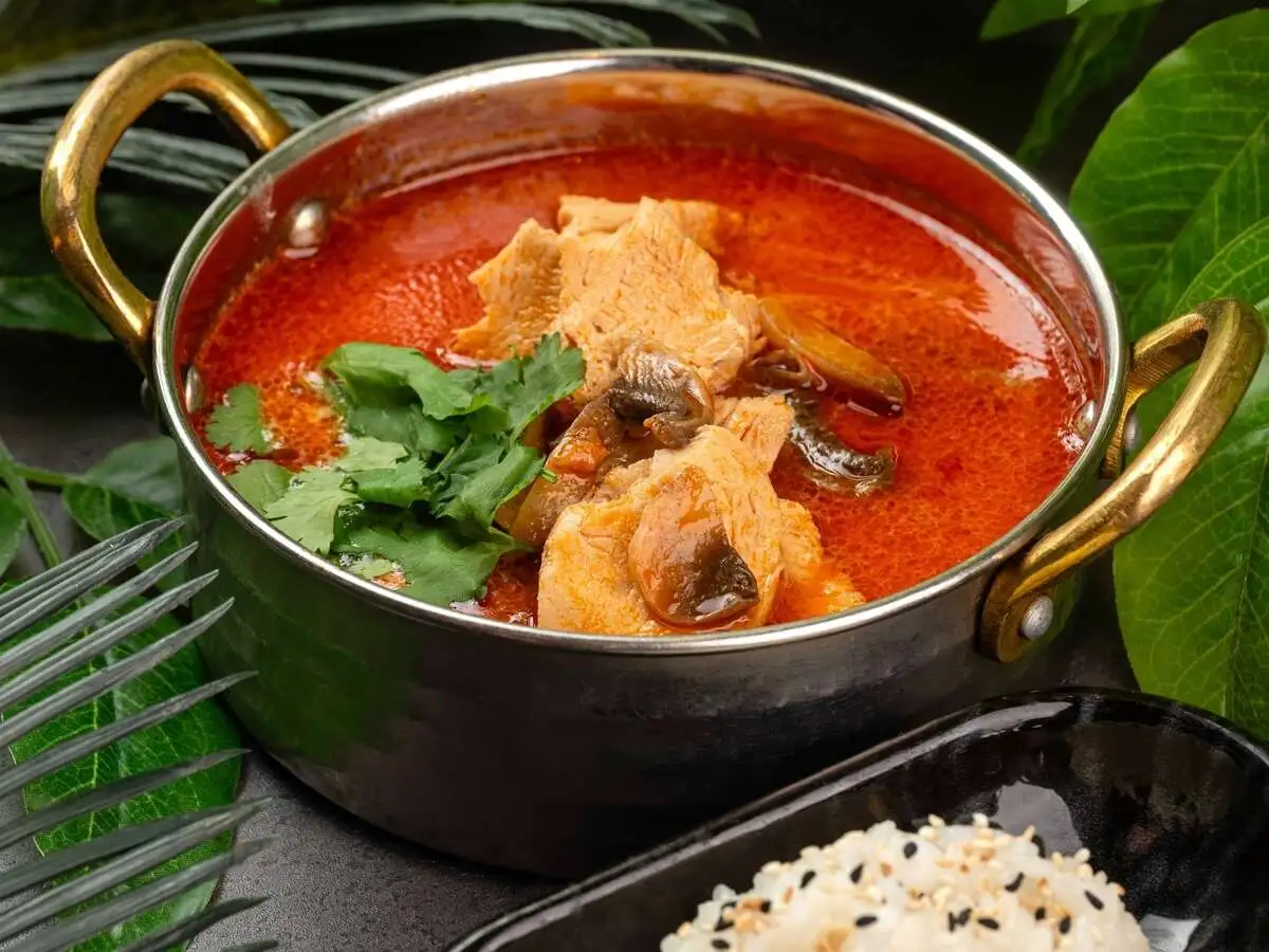  Том Ям с курицей 