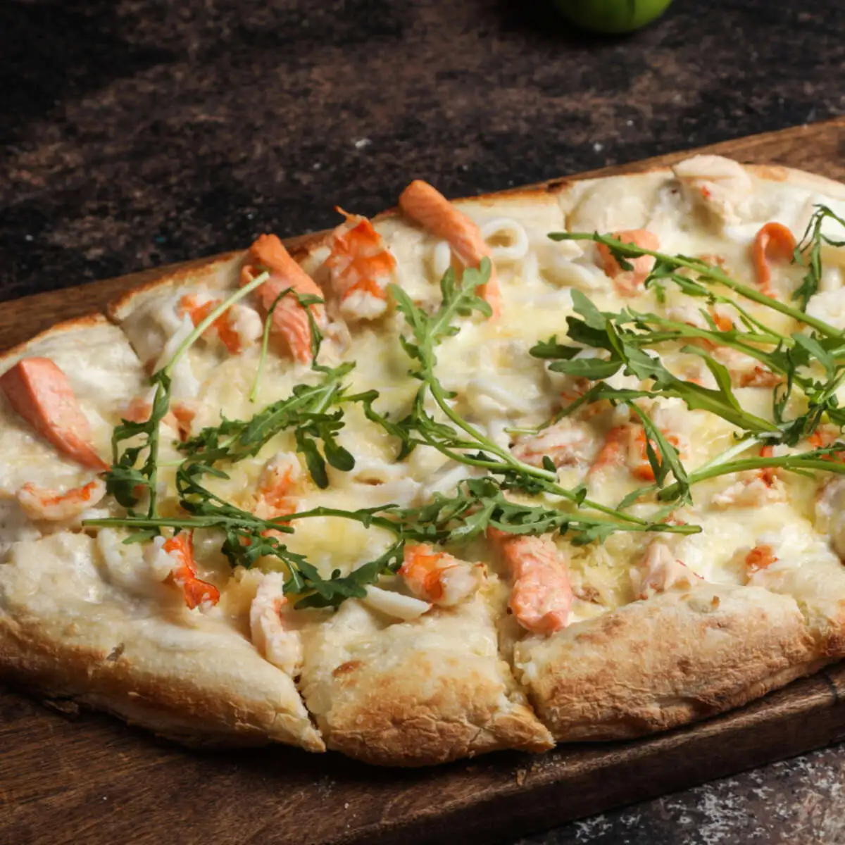 Пицца римская с морскими гадами